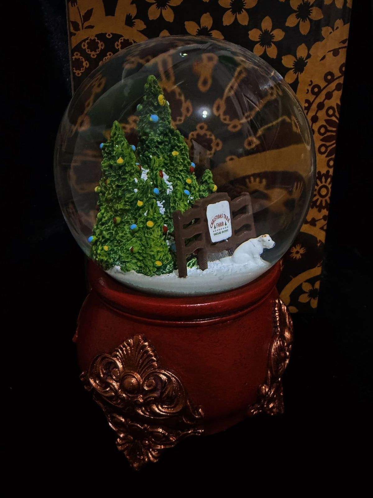 Christmas Tree Snowglobe