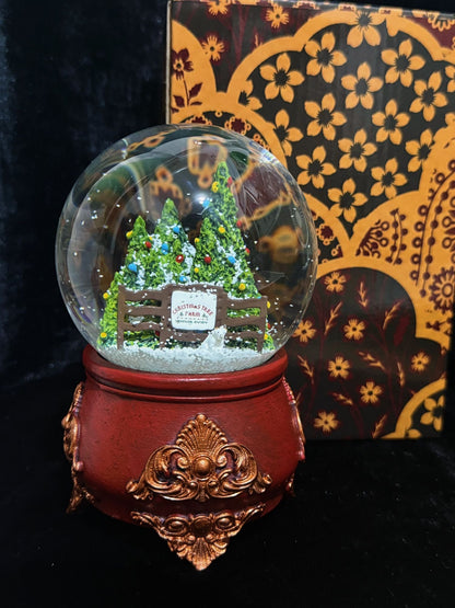 Christmas Tree Snowglobe