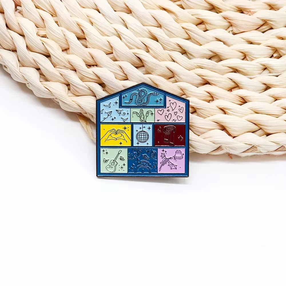 Lover House Enamil Pin